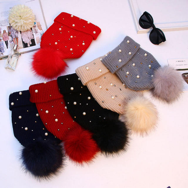 Customized Pearl-Embellished Knit Beanie with Faux Fur Pom Pom – Winter Warm Hat for Women