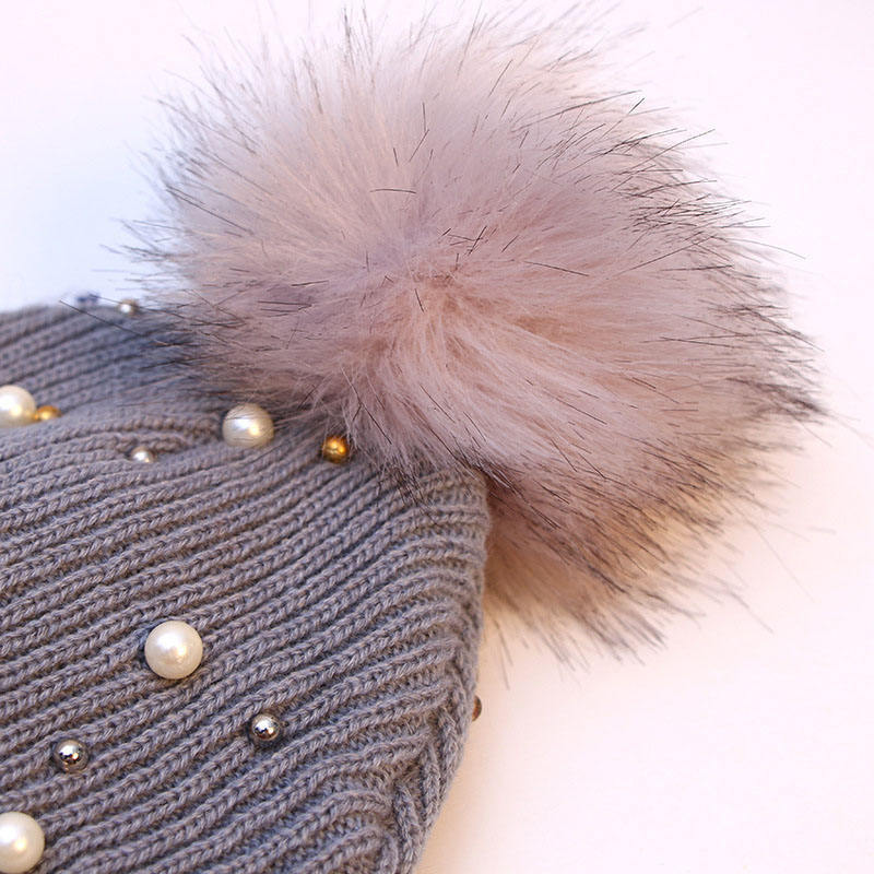 Customized Pearl-Embellished Knit Beanie with Faux Fur Pom Pom – Winter Warm Hat for Women