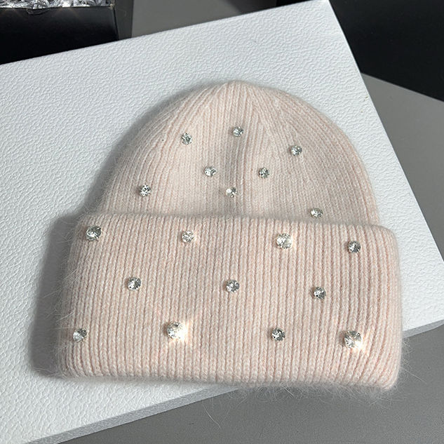 Wholesale Women’s Pearl-Embellished Knit Beanie – Soft Gray Winter Hat with Rhinestones