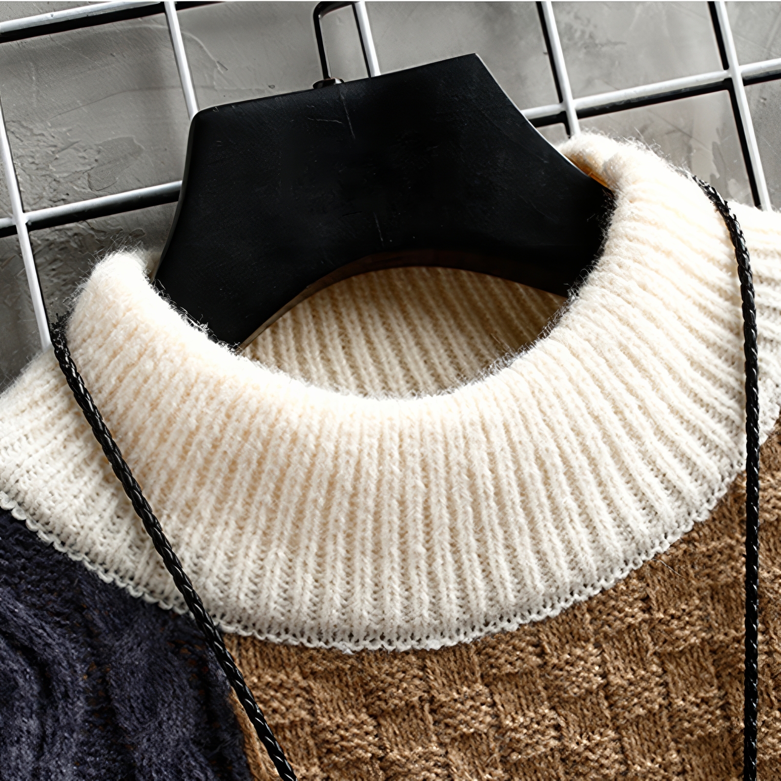 OEM ODM Women'  s Men’s Color Block Chunky Knit Sweater with Turtleneck – Cozy & Stylish Winter Pullover