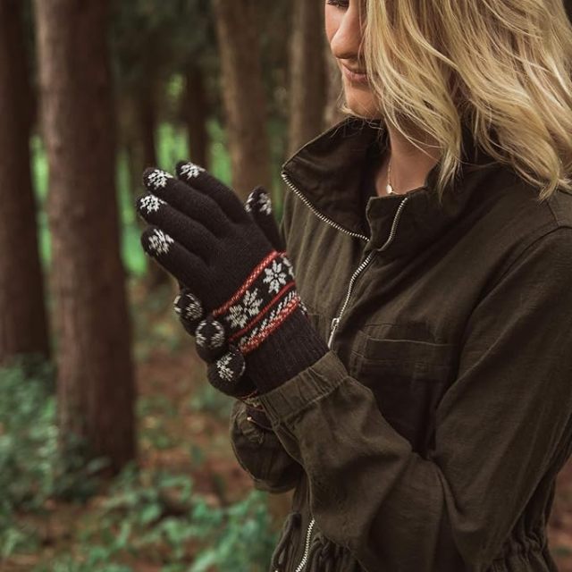 OEM ODM Winter Snowflake Knit Gloves – Warm & Stylish Gloves for Cold Weather