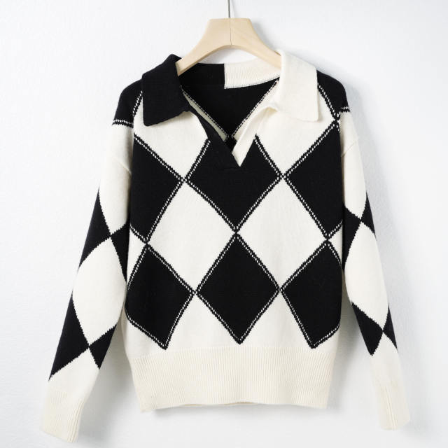 Wholesale Black and White Argyle Pattern Sweater with Polo Collar – Chic Knit Pullover