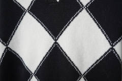 Wholesale Black and White Argyle Pattern Sweater with Polo Collar – Chic Knit Pullover