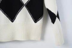 Wholesale Black and White Argyle Pattern Sweater with Polo Collar – Chic Knit Pullover