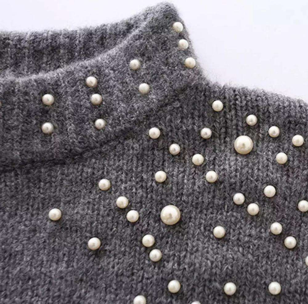 Personalized Women’s Pearl-Embellished Lantern Sleeve Knit Sweater