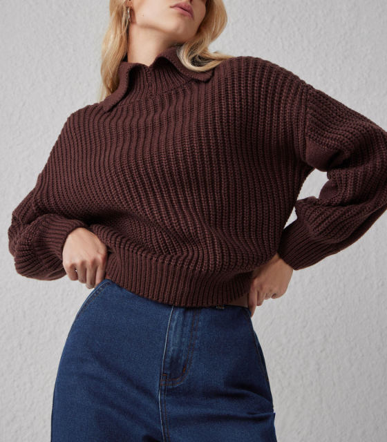 Wholesale Women’s Chunky Ribbed Knit Collared Sweater