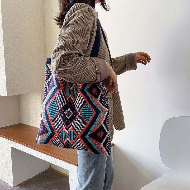 | Custom OEM/ODM Bohemian Geometric Knit Tote Bag – Large-Capacity Ethnic Pattern Shoulder Bag | Handmade-Style Woven Travel Bag