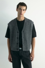 OEM ODM Personalized Men’s Soft Textured Button-Up Knit Vest