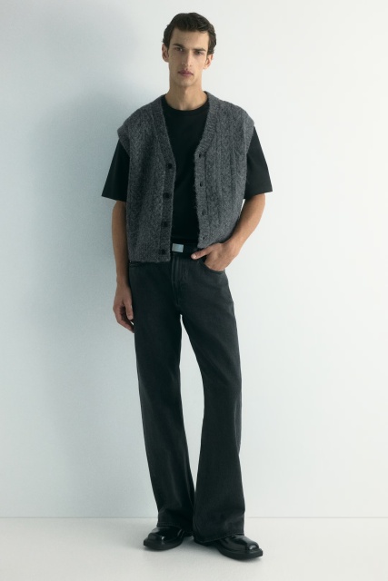 OEM ODM Personalized Men’s Soft Textured Button-Up Knit Vest
