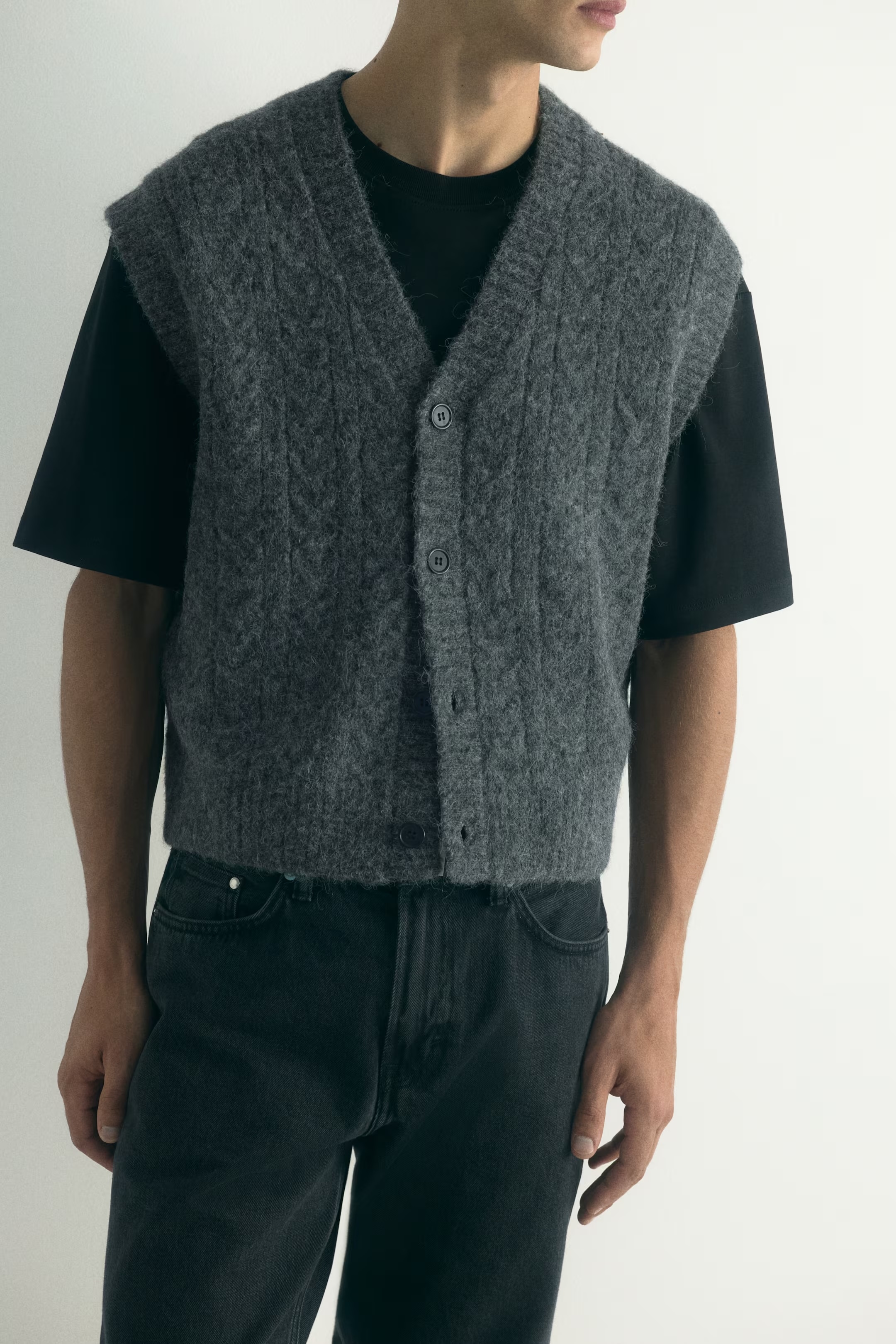 OEM ODM Personalized Men’s Soft Textured Button-Up Knit Vest