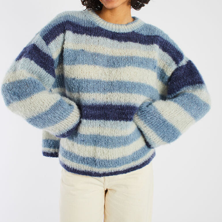 OEM ODM Women’s Blue Striped Oversized Knit Sweater – Soft Cozy Winter Pullover