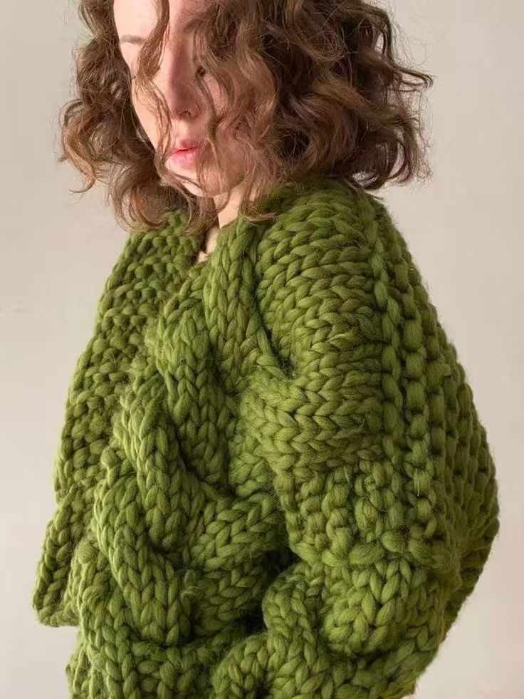 OEM ODM Women’s Chunky Hand-Knit Cable Cardigan – Oversized Winter Knit