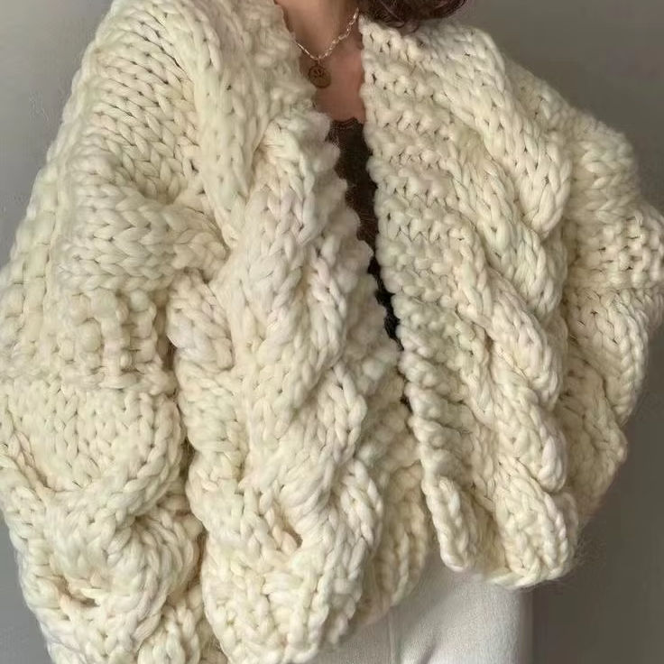OEM ODM Women’s Chunky Hand-Knit Cable Cardigan – Oversized Winter Knit