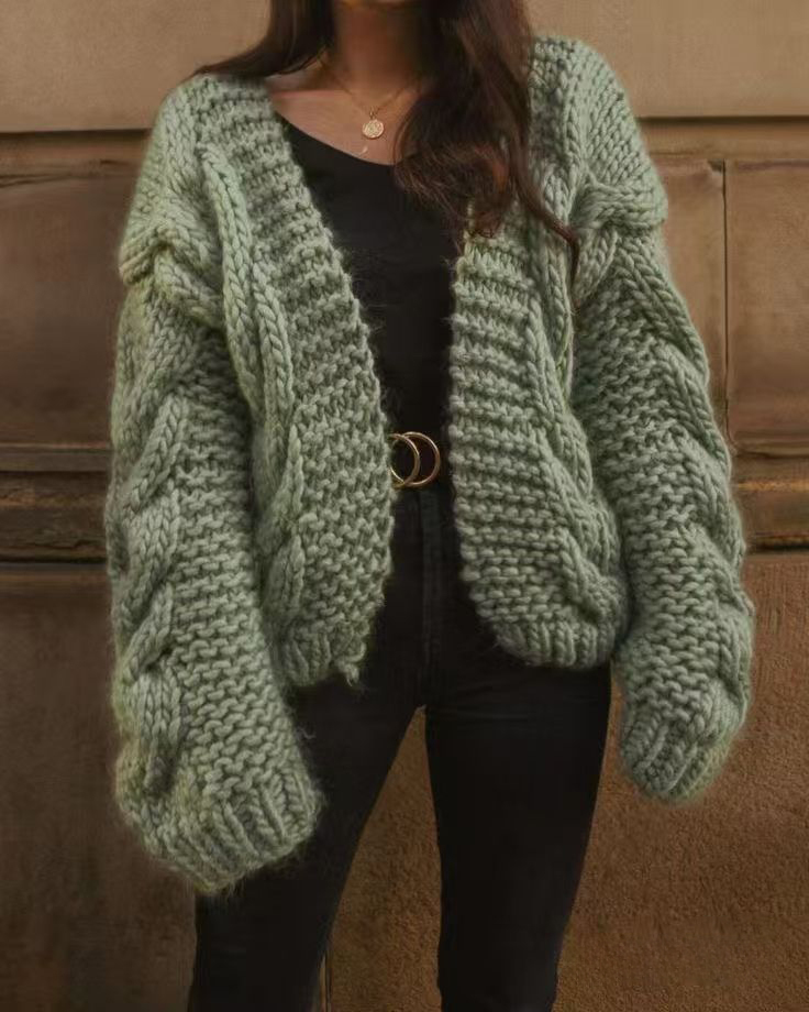 OEM ODM Women’s Chunky Hand-Knit Cable Cardigan – Oversized Winter Knit