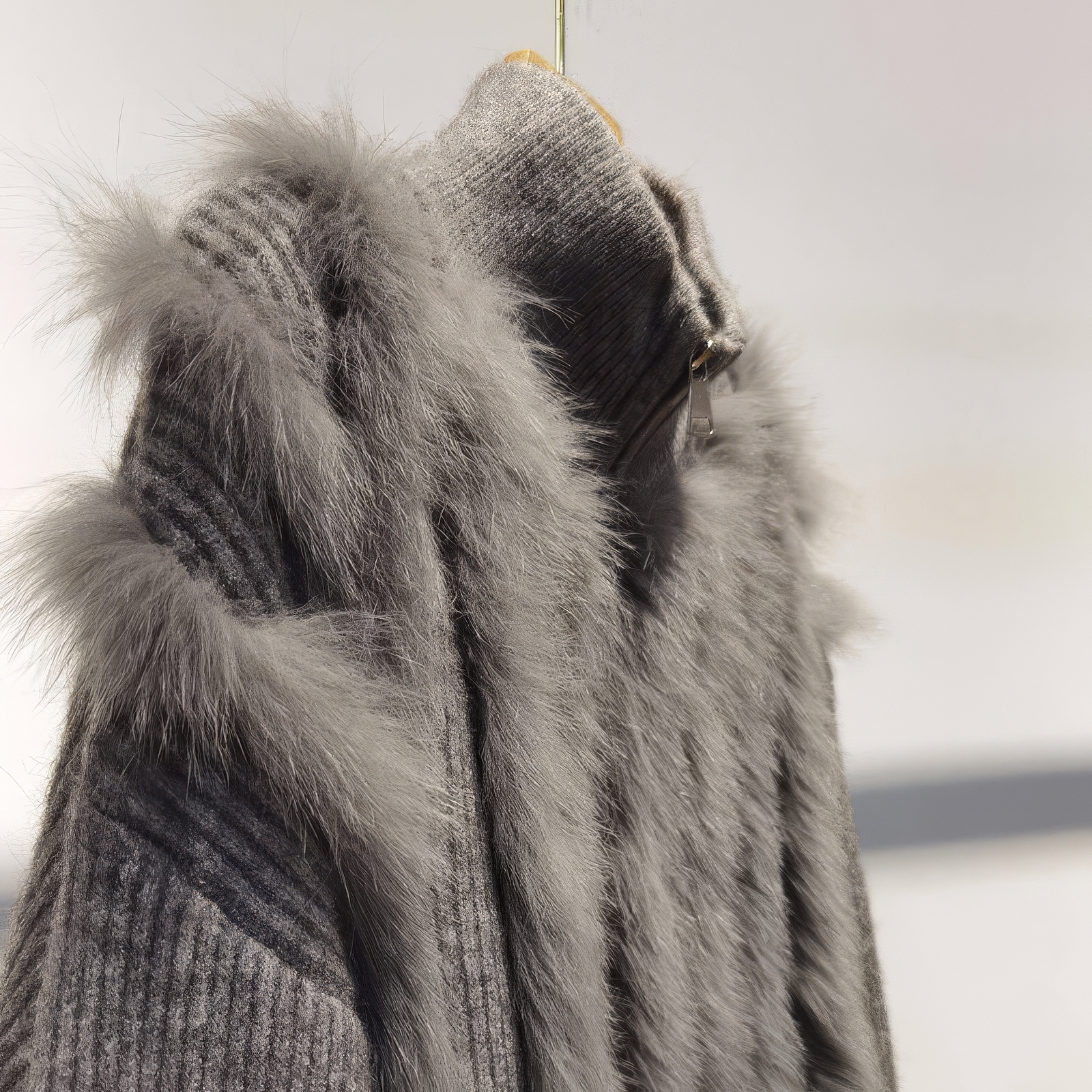 OEM ODM Women’s Luxury Faux Fur Knit Jacket – Zip-Up Short Winter Coat