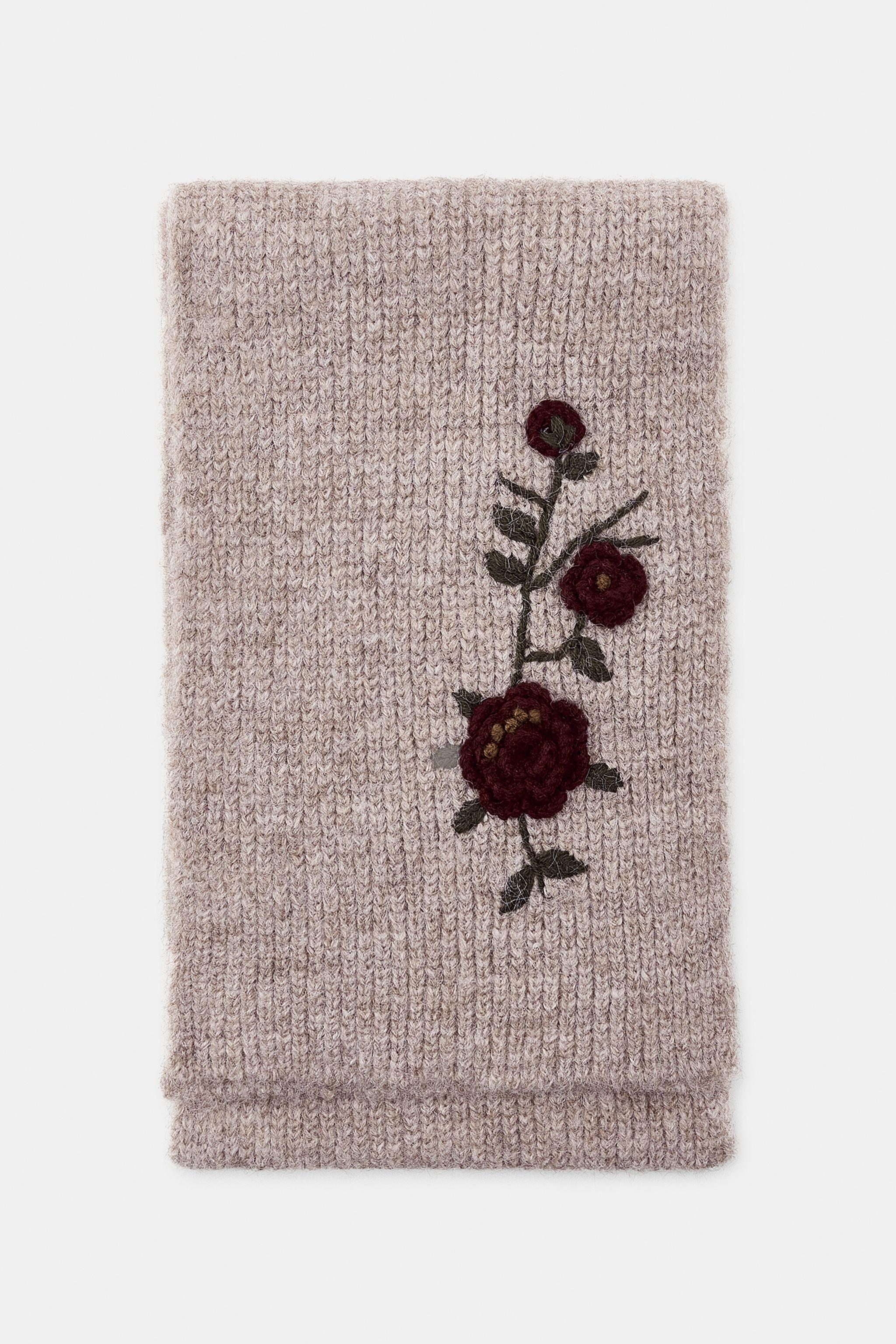customized Floral Embroidered Knit Scarf & Beanie Set – Soft Beige with Burgundy Flowers