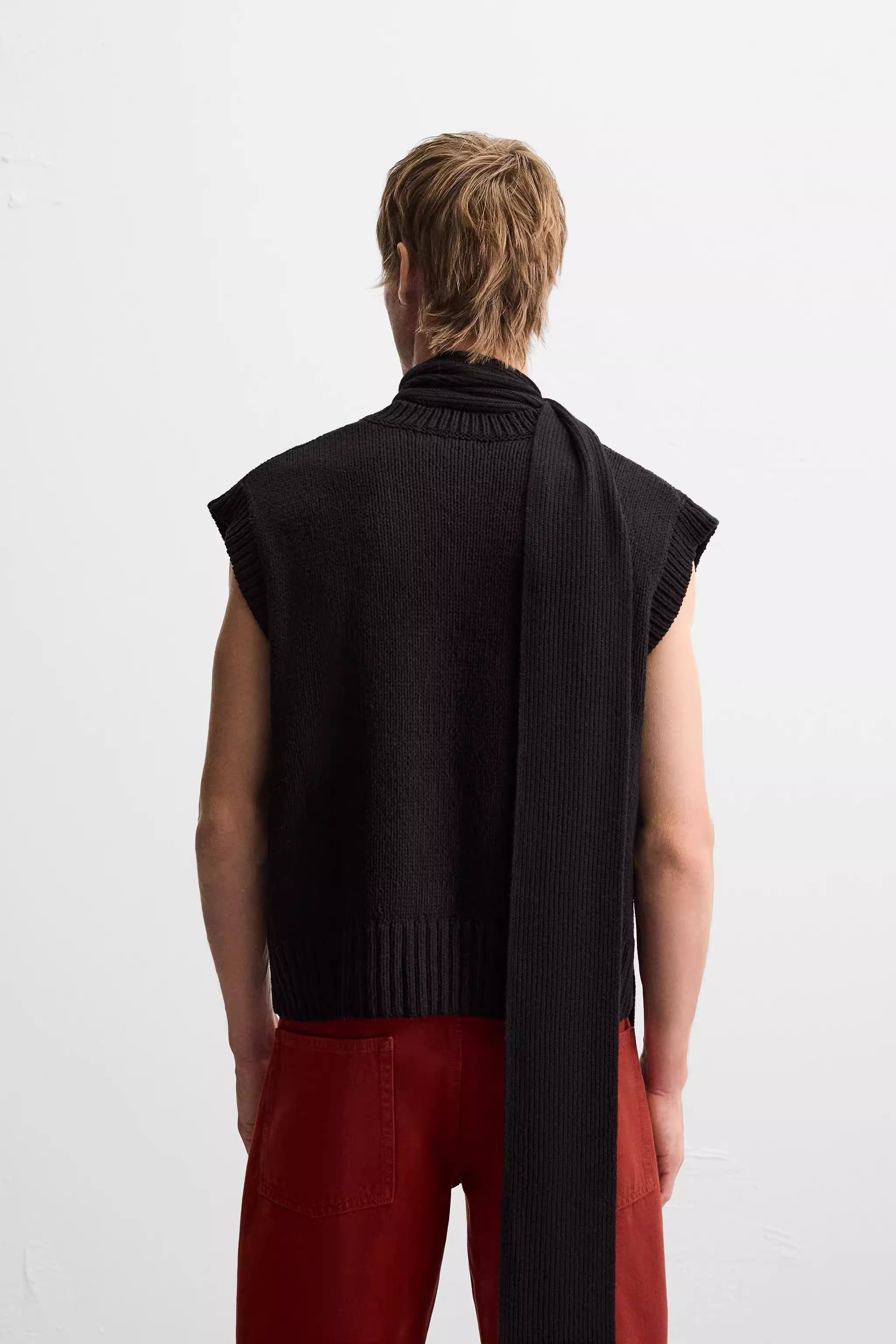 customized Men’s Black Knit V-Neck Sleeveless Sweater Vest with Graphic Pattern