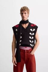 customized Men’s Black Knit V-Neck Sleeveless Sweater Vest with Graphic Pattern