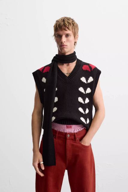 customized Men’s Black Knit V-Neck Sleeveless Sweater Vest with Graphic Pattern