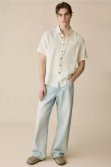 Personalized Men’s Beige Lightweight Short Sleeve Button-Down Shirt – Casual Breathable Summer Shirt