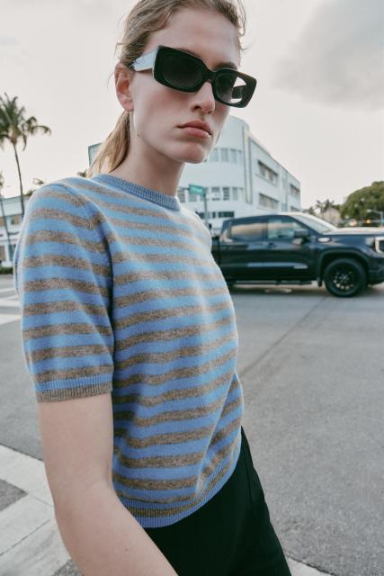 ODM OEM Urban Striped Knit Top – Blue & Taupe Short Sleeve Sweater for Women
