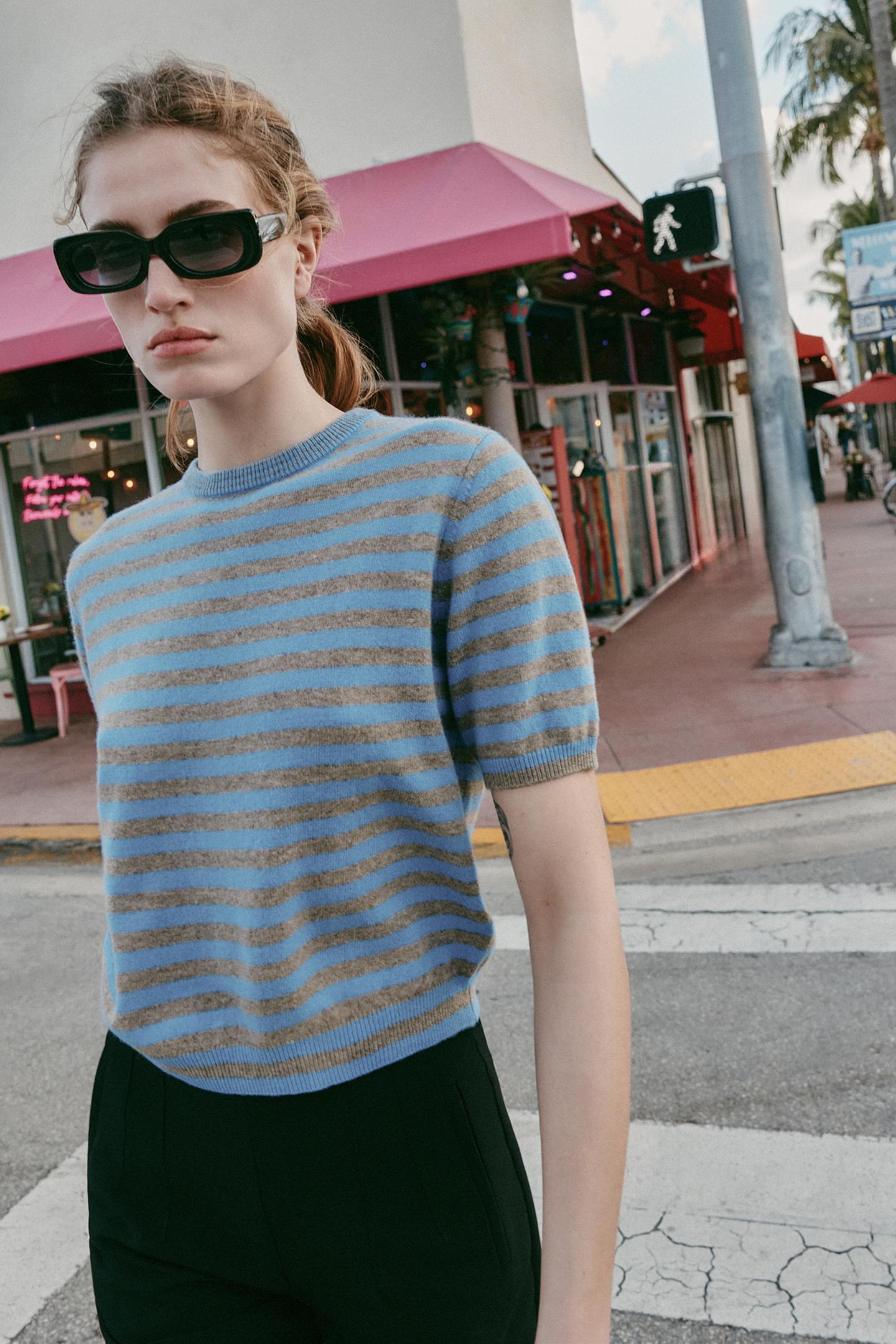 ODM OEM Urban Striped Knit Top – Blue & Taupe Short Sleeve Sweater for Women