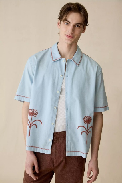 ODM OEM Men’s Sky Blue Floral Embroidered Short Sleeve Camp Collar Shirt