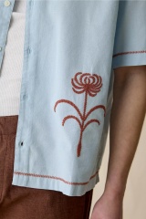 ODM OEM Men’s Sky Blue Floral Embroidered Short Sleeve Camp Collar Shirt