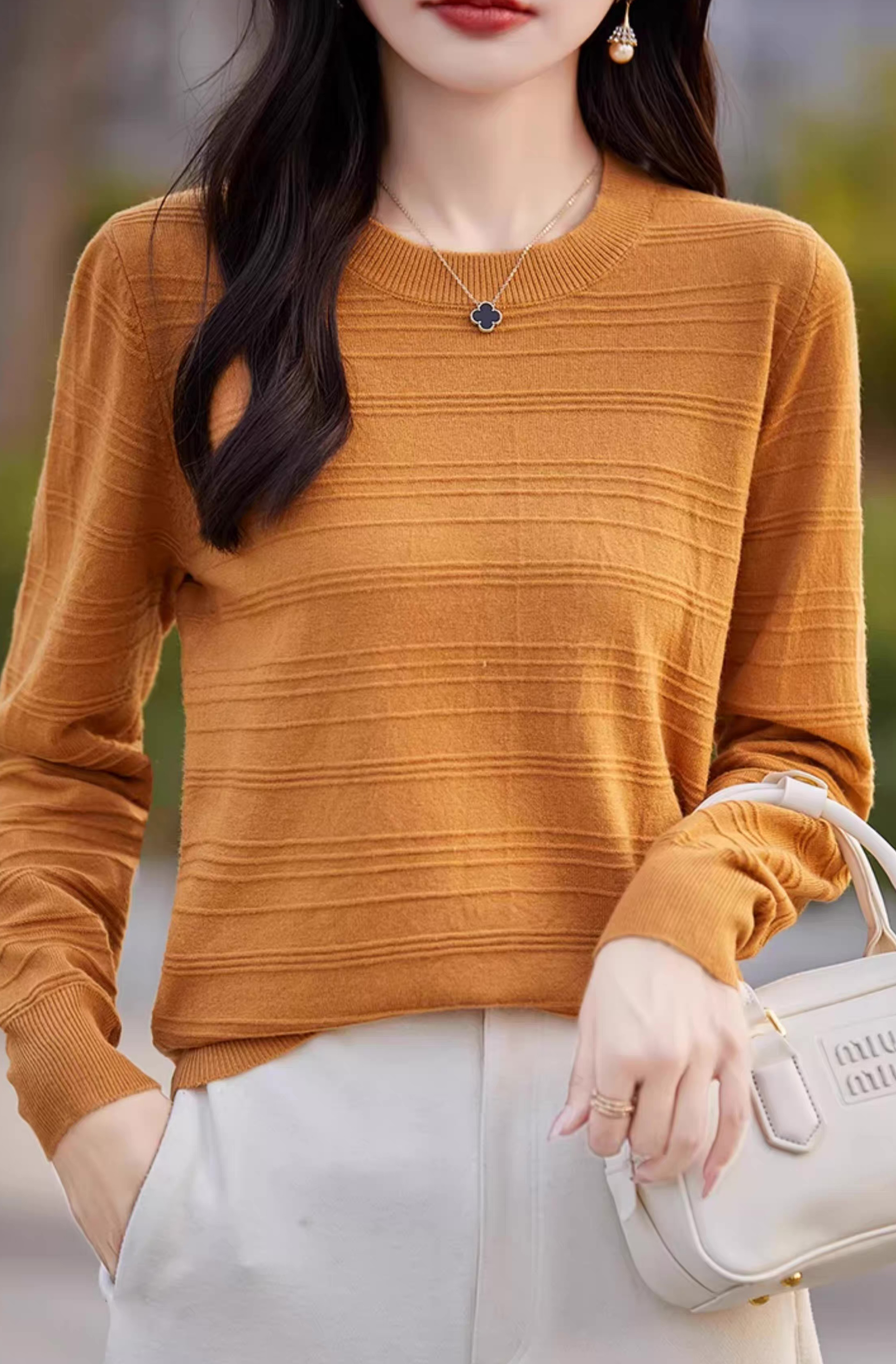 Wholesale Minimalist Lightweight Crew Neck Knit Sweater – Soft Fine Knit Long Sleeve Top for Women