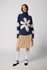 ODM OEM Oversized Floral Intarsia Turtleneck Sweater – Soft Knit Statement Pullover for Women