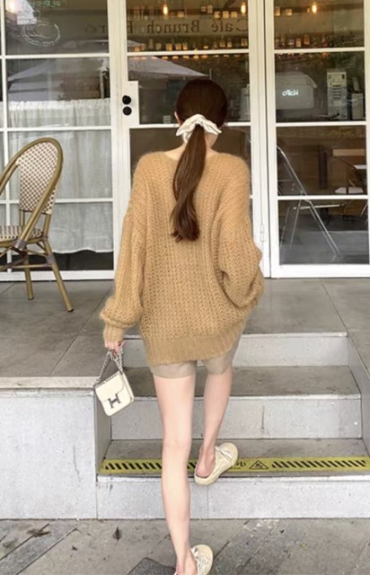 Wholesale Women’s Oversized Cable Knit Sweater – Chunky V-Neck Loose Fit Cozy Pullover