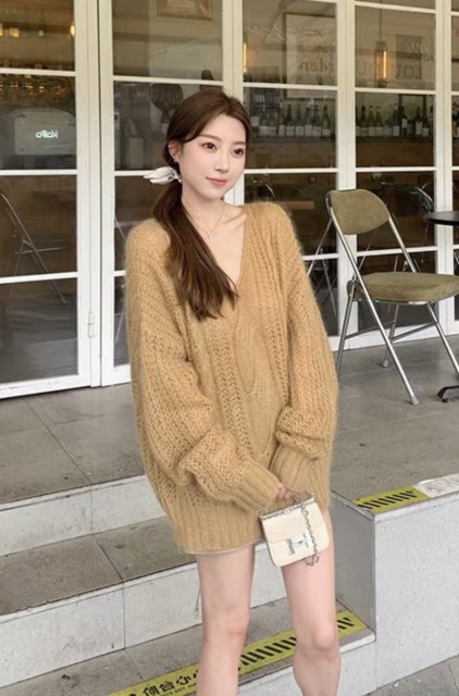 Wholesale Women’s Oversized Cable Knit Sweater – Chunky V-Neck Loose Fit Cozy Pullover