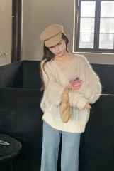 Wholesale Women’s Oversized Cable Knit Sweater – Chunky V-Neck Loose Fit Cozy Pullover