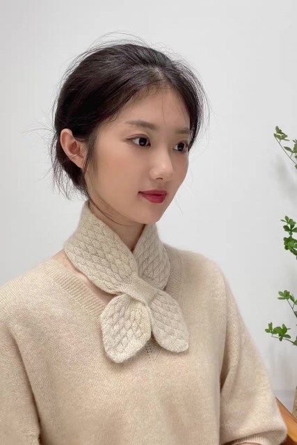 customized Beige Cable Knit Fuzzy Winter Scarf
