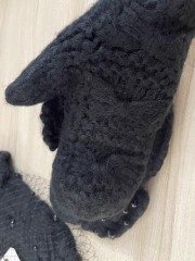 ODM OEM Black Crochet Flower Pearl Veil Hat and Mitten Set
