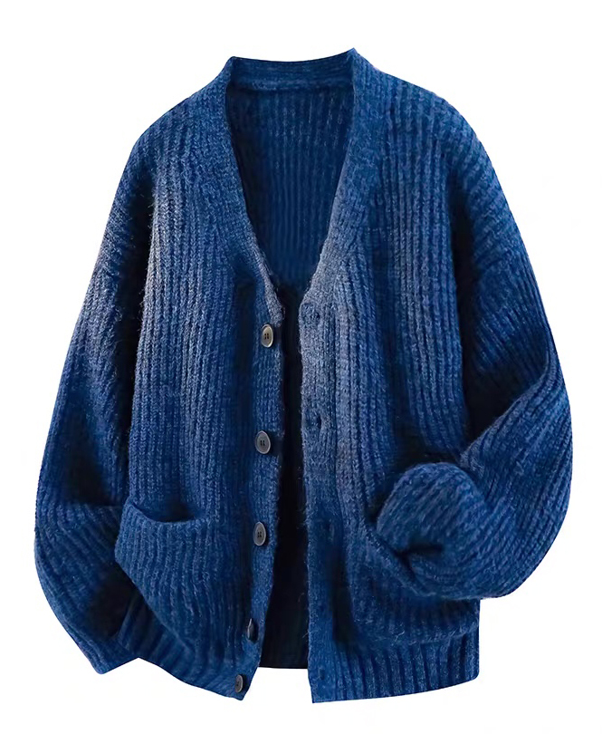 customized Men’s Chunky Knit Oversized V-Neck Cardigan Sweater