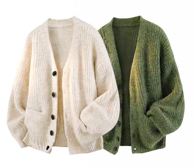 customized Men’s Chunky Knit Oversized V-Neck Cardigan Sweater
