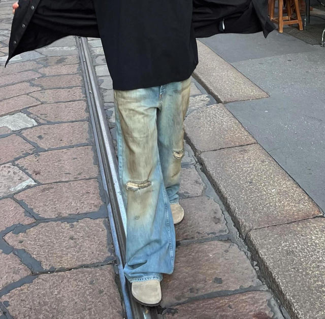 customized Vintage Acid-Wash Distressed Straight-Leg Jeans