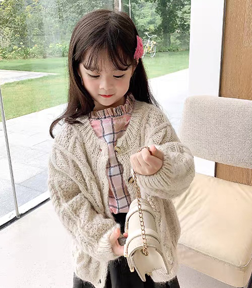 ODM OEM Girls’ Cream Cable Knit Button-Up Cardigan