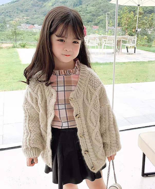 ODM OEM Girls’ Cream Cable Knit Button-Up Cardigan