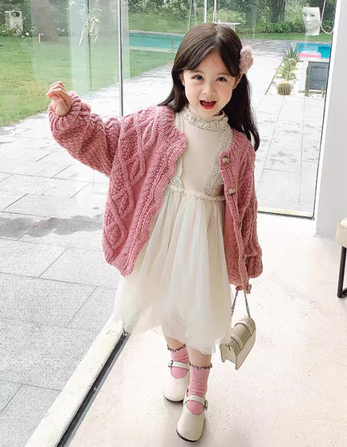 ODM OEM Girls’ Cream Cable Knit Button-Up Cardigan