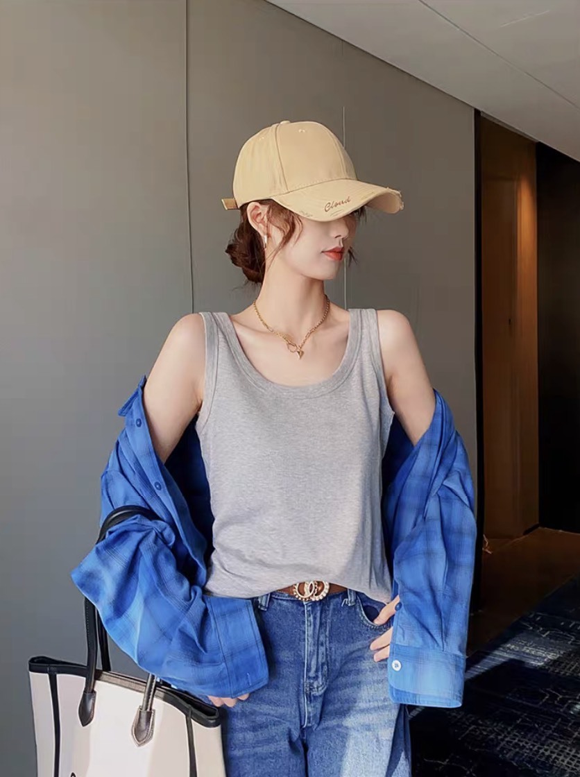 Women’s Essential Gray Ribbed Scoop-Neck Tank Top