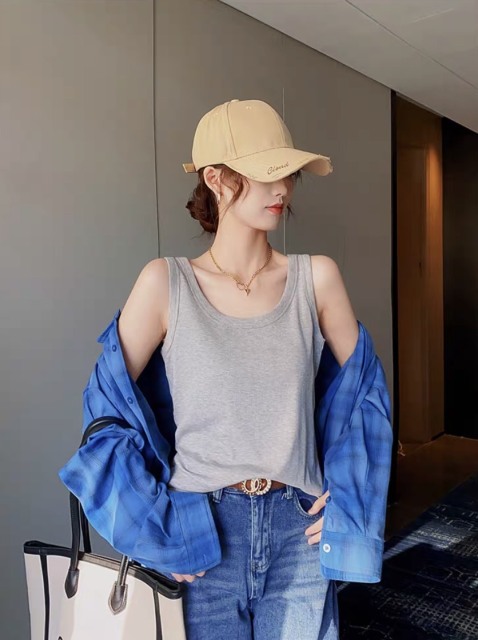 Women’s Essential Gray Ribbed Scoop-Neck Tank Top