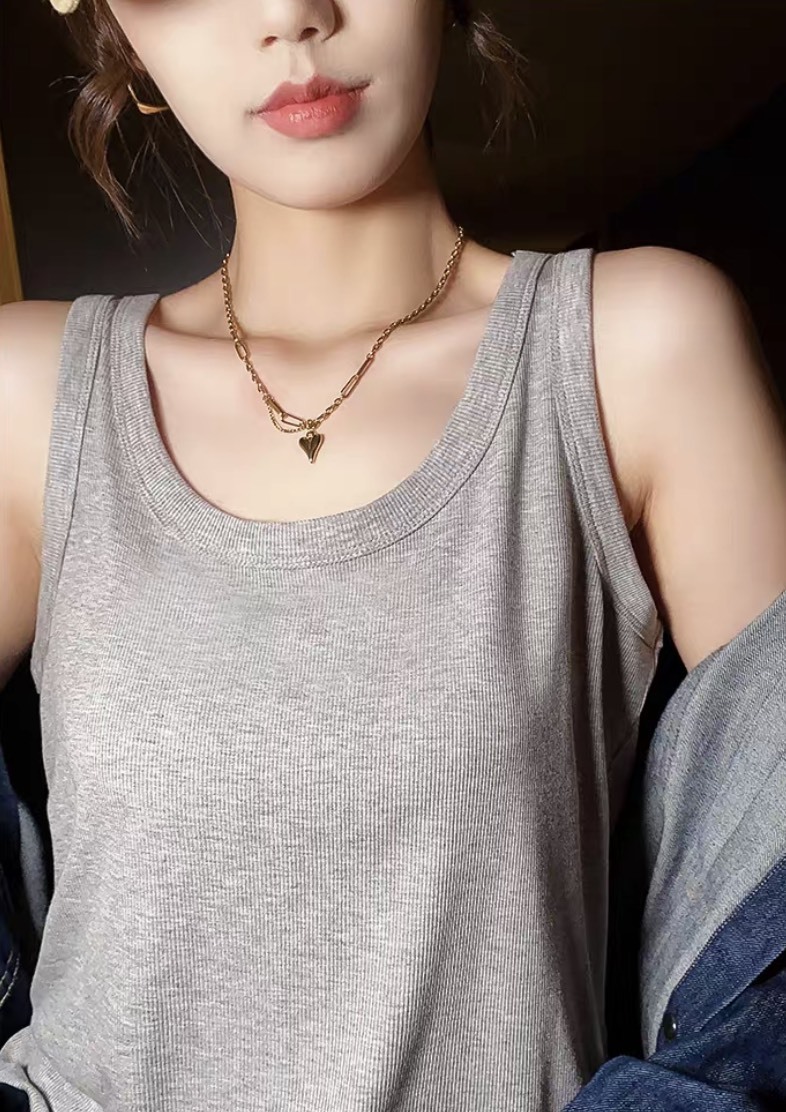 Women’s Essential Gray Ribbed Scoop-Neck Tank Top