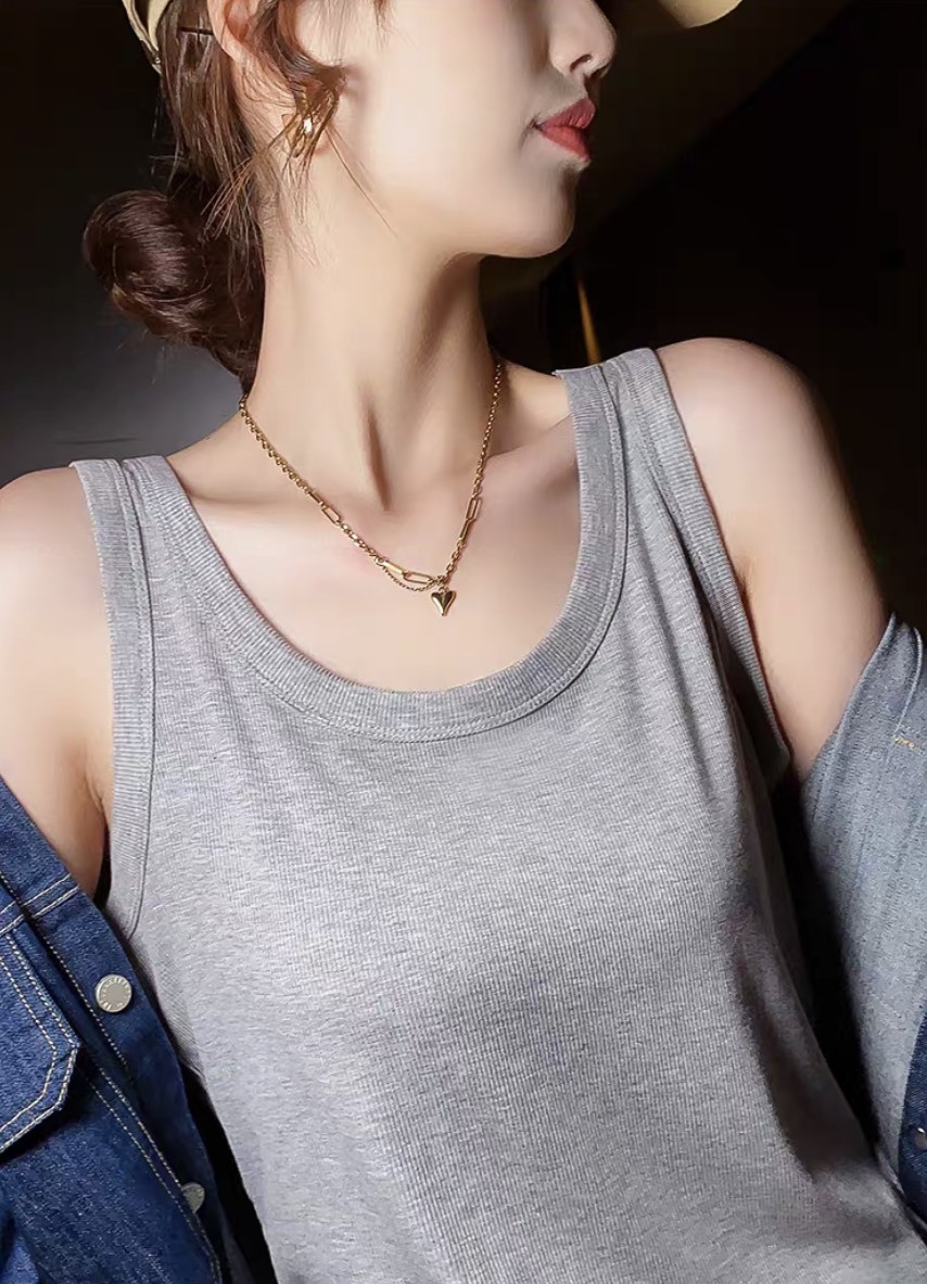 Women’s Essential Gray Ribbed Scoop-Neck Tank Top