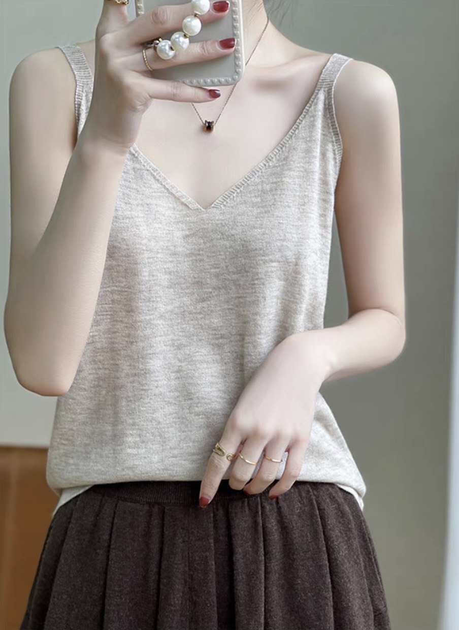 Women’s Heather Beige V-Neck Knit Camisole Top