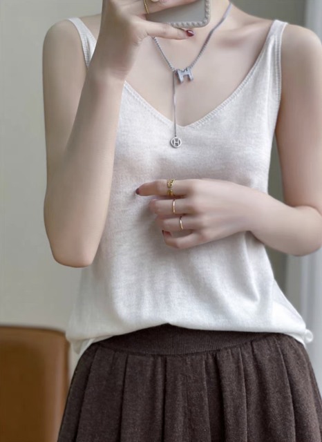 Women’s Heather Beige V-Neck Knit Camisole Top