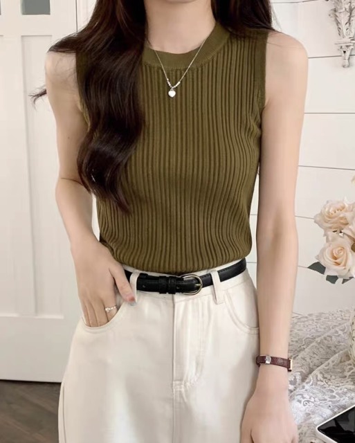 Women’s Ivory Ribbed High-Neck Sleeveless Knit Top