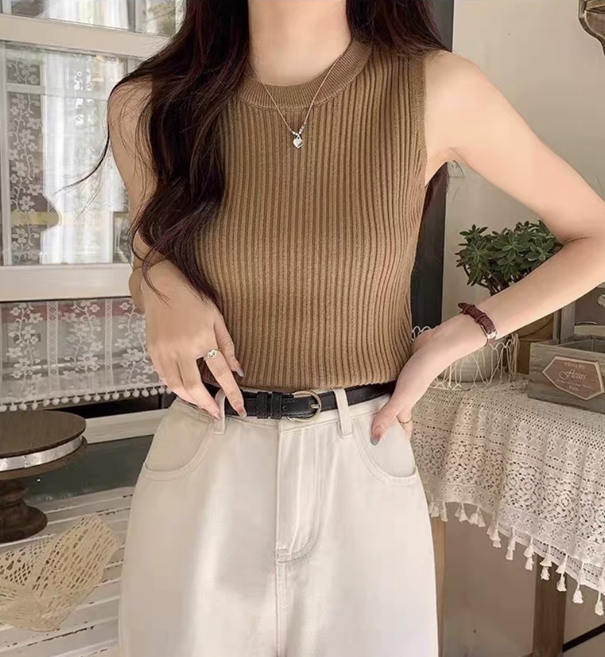 Women’s Ivory Ribbed High-Neck Sleeveless Knit Top