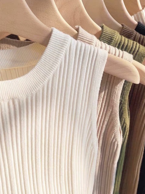Women’s Ivory Ribbed High-Neck Sleeveless Knit Top